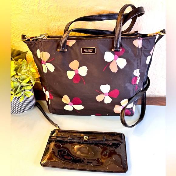 kate spade Handbags - Kate Spade floral crossbody and clutch